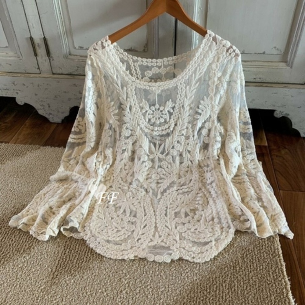 Boutique Bohemian Crochet Lace Long Sleeve Blouse - Picture 3 of 7